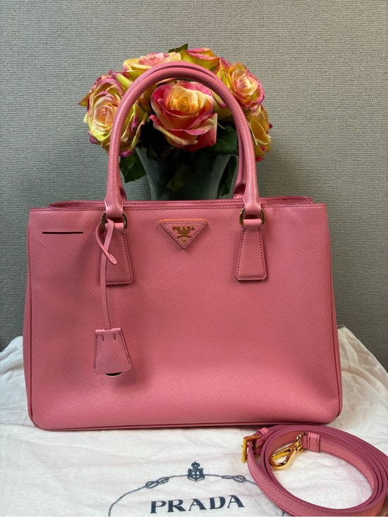 Prada Handbags - Prada Light Pink Saffiano Leather Galleria Tote - Pristine Pre-Loved Condition